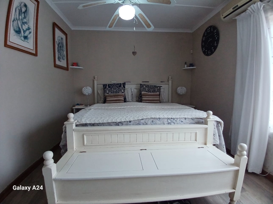 5 Bedroom Property for Sale in Beacon Bay Eastern Cape